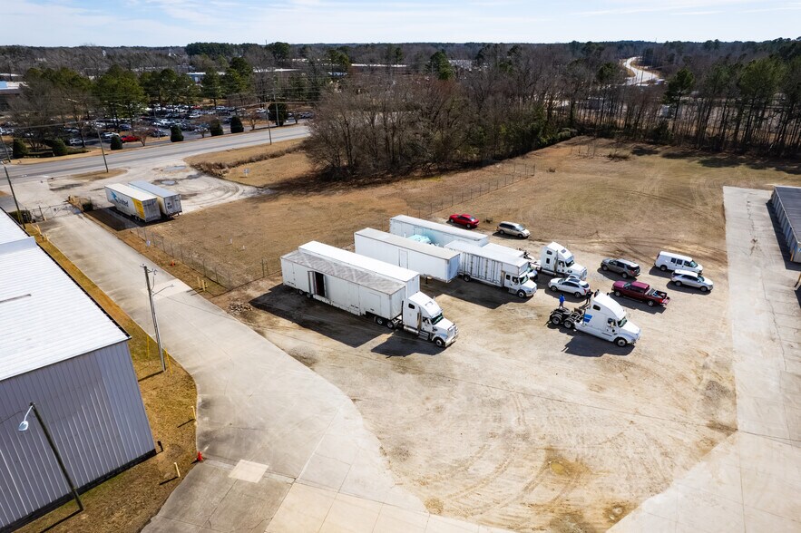 More Photos Of 803 S Eastern Blvd, Fayetteville Warehouse For Sale