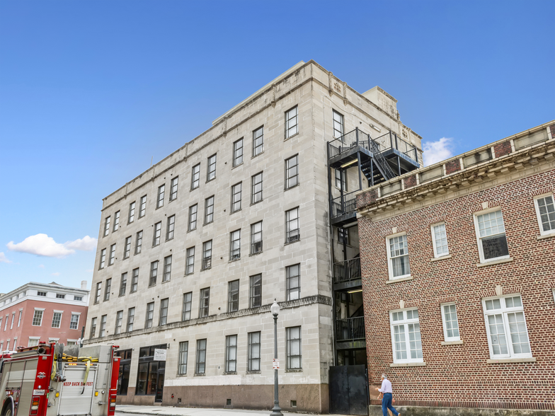 More Photos Of 703 Carondelet St, New Orleans Apartments For Sale