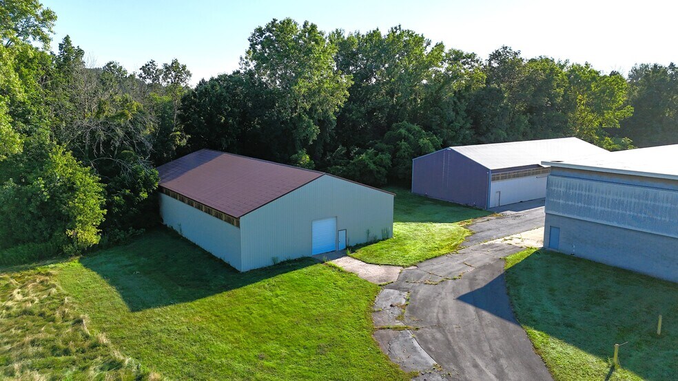 More Photos Of 8673 Lyons Marengo Rd, Lyons Manufacturing For Lease