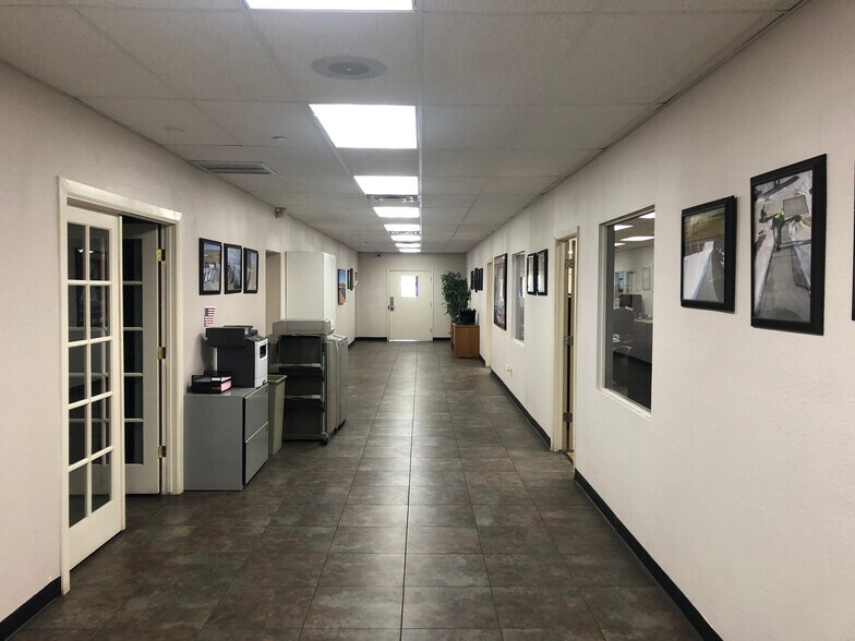 More Photos Of 439 S 3rd Ave, Avondale Manufacturing For Sale