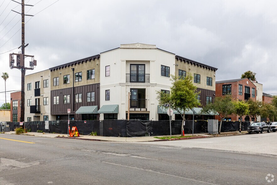 More Photos Of 6320 Garvanza Ave, Los Angeles Apartments For Lease