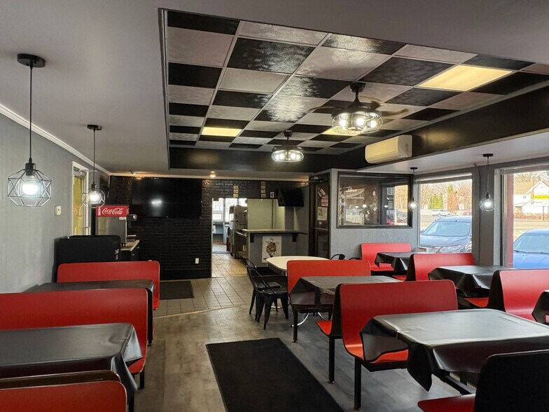 More Photos Of 228 W Broad St, Chesaning Restaurant For Sale