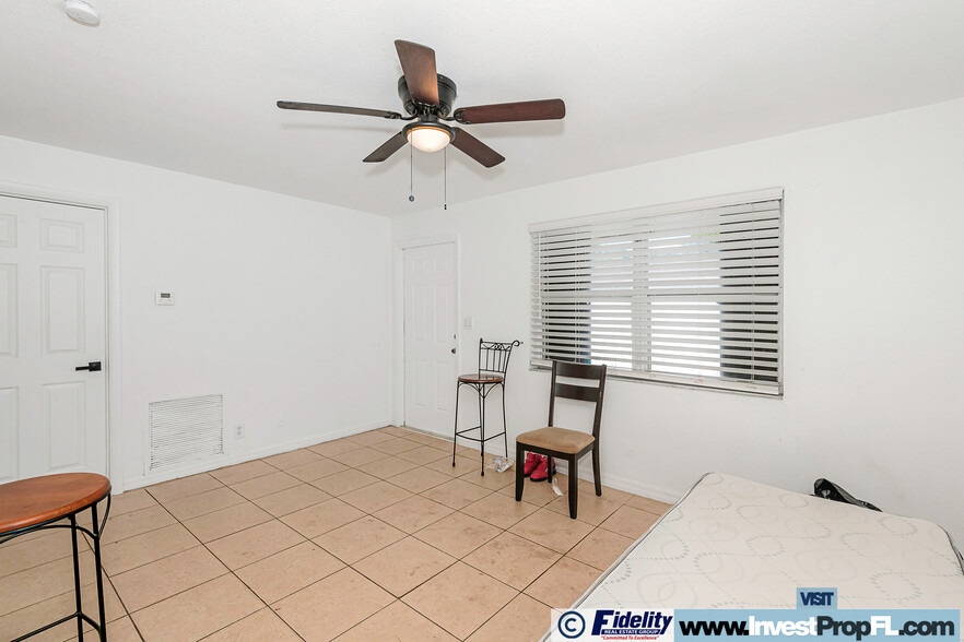 More Photos Of 404 NE 4th St, Pompano Beach Multifamily For Sale