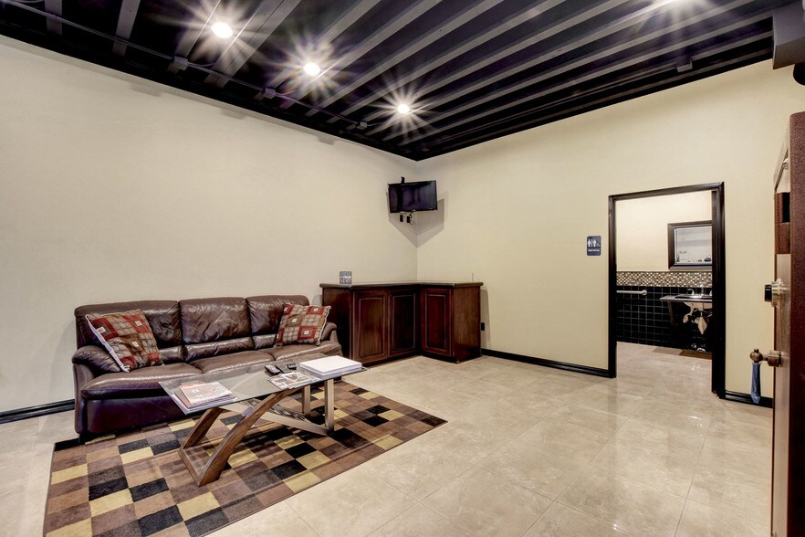 More Photos Of 3852 E Post Rd, Las Vegas Warehouse For Sale