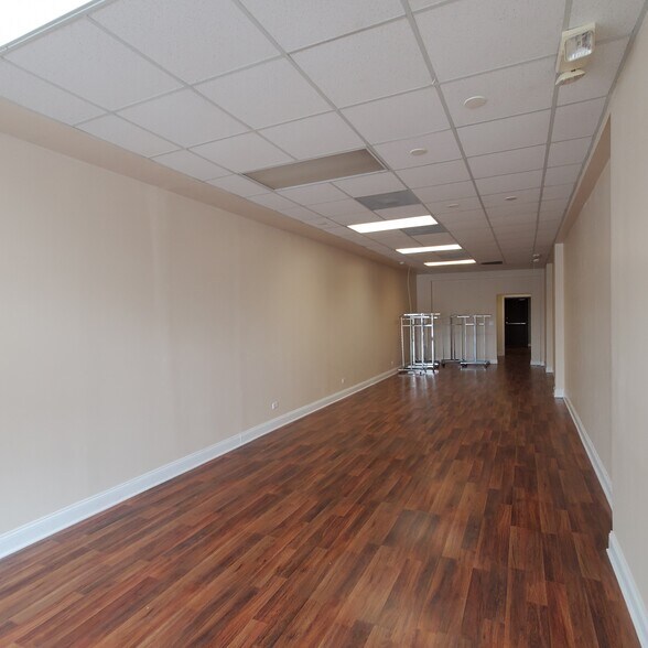 More Photos Of 1707-1717 N Rand Rd, Palatine Unknown For Lease