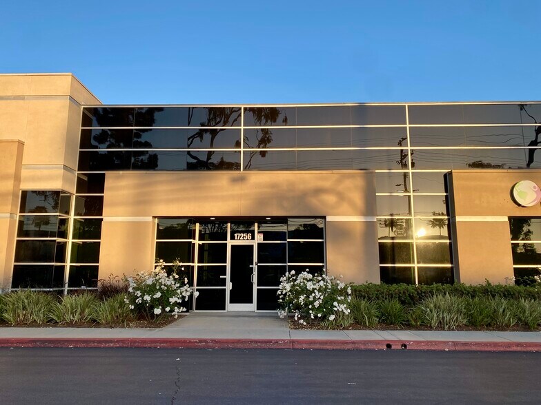 More Photos Of 17200-17288 Red Hill Ave, Irvine Flex For Lease