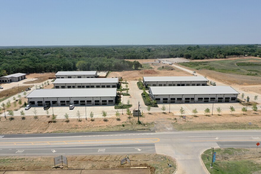 Primary Photo Of 6840 Rendon Bloodworth Rd, Fort Worth Flex For Lease