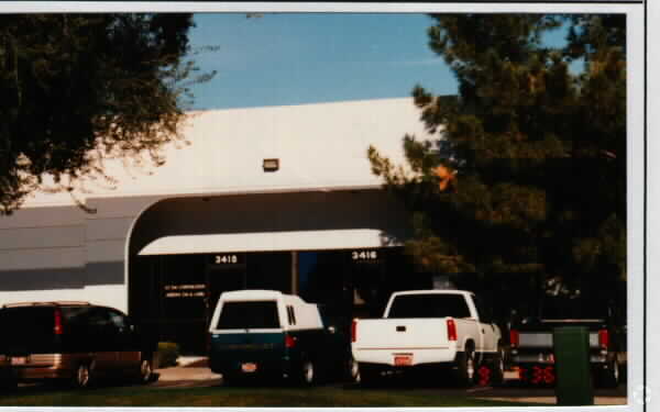 More Photos Of 3402-3418 W Flower St, Phoenix Service For Lease