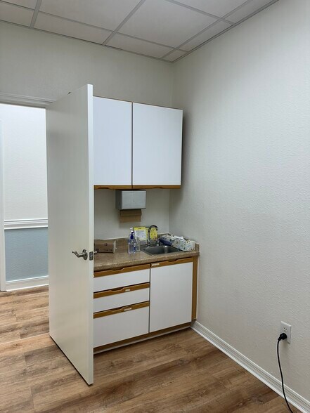 More Photos Of 2841 Tamiami Trl, Port Charlotte Medical For Sale