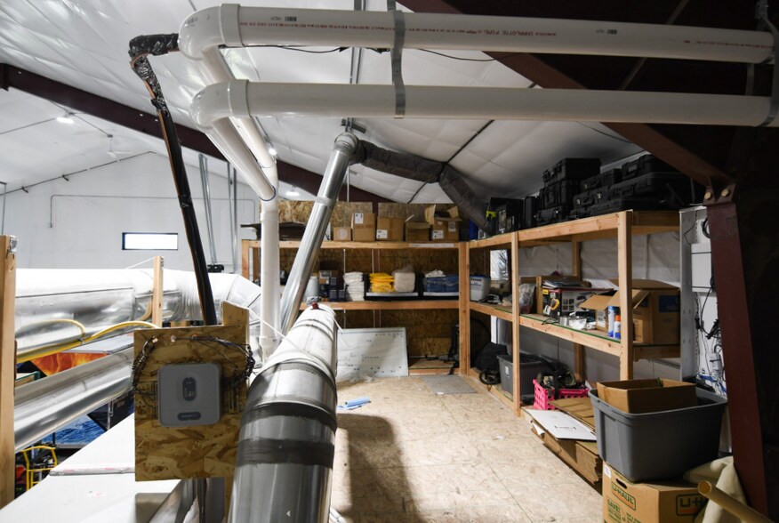 More Photos Of 2 N 580 W, Blackfoot Light Manufacturing For Lease