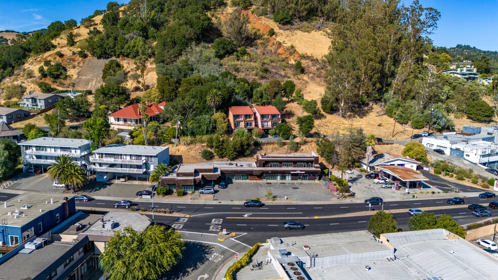 More Photos Of 754 Sir Francis Drake Blvd, San Anselmo General Retail For Sale