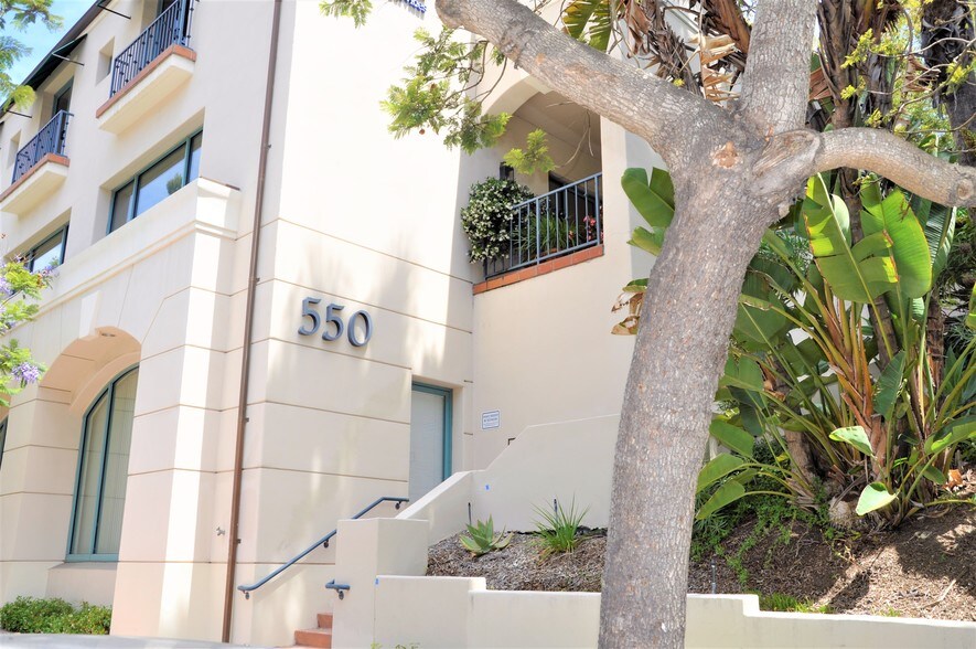 More Photos Of 550 Silver Spur Rd, Rancho Palos Verdes Office For Lease