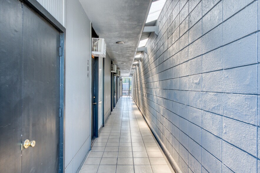 More Photos Of 2921 N Blackstone Ave, Fresno Office Residential For Sale
