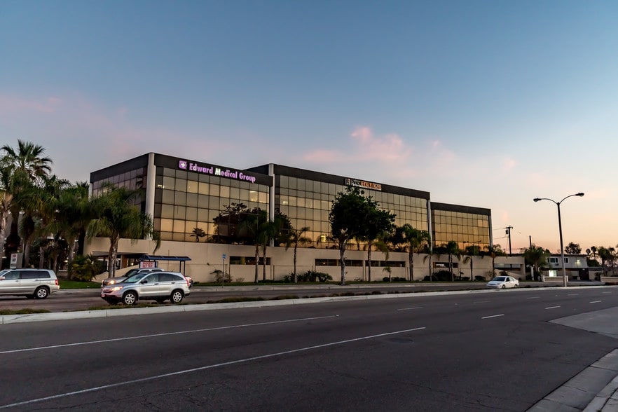 More Photos Of 12828 Harbor Blvd, Garden Grove Medical For Lease