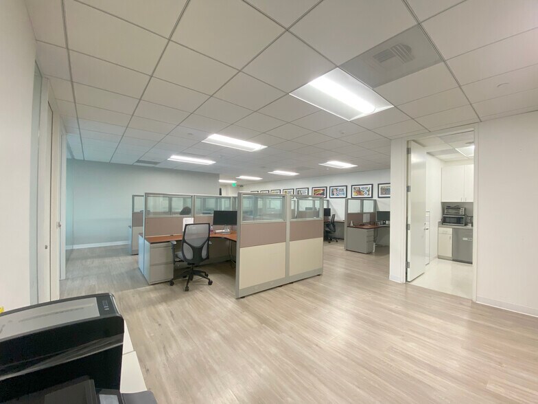 More Photos Of 11400 W Olympic Blvd, Los Angeles Office For Lease