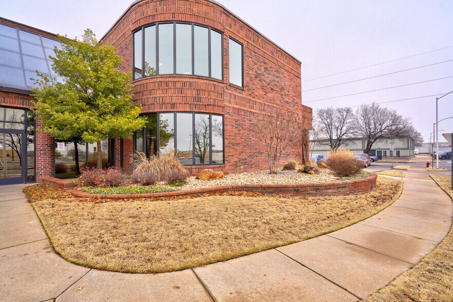 More Photos Of 111 SW C Ave, Lawton Medical For Sale