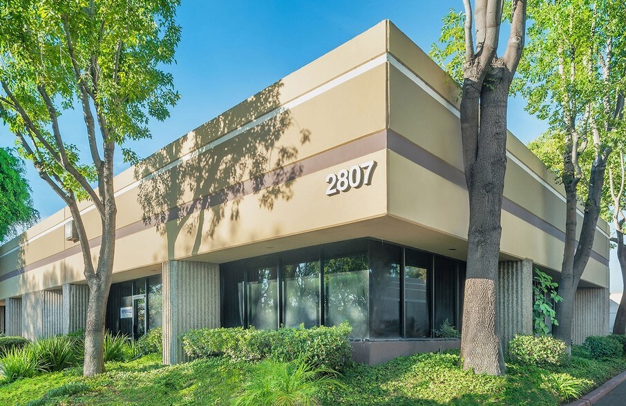 More Photos Of 2805-2807 McGaw Ave, Irvine Light Distribution For Lease