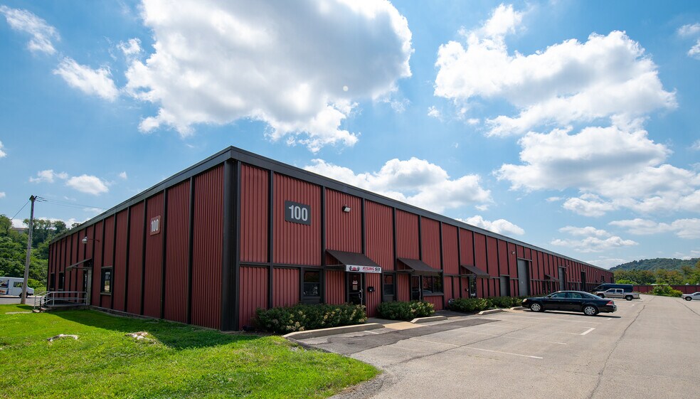 More Photos Of 100-160 Plum Industrial Ct, Pittsburgh Flex For Lease
