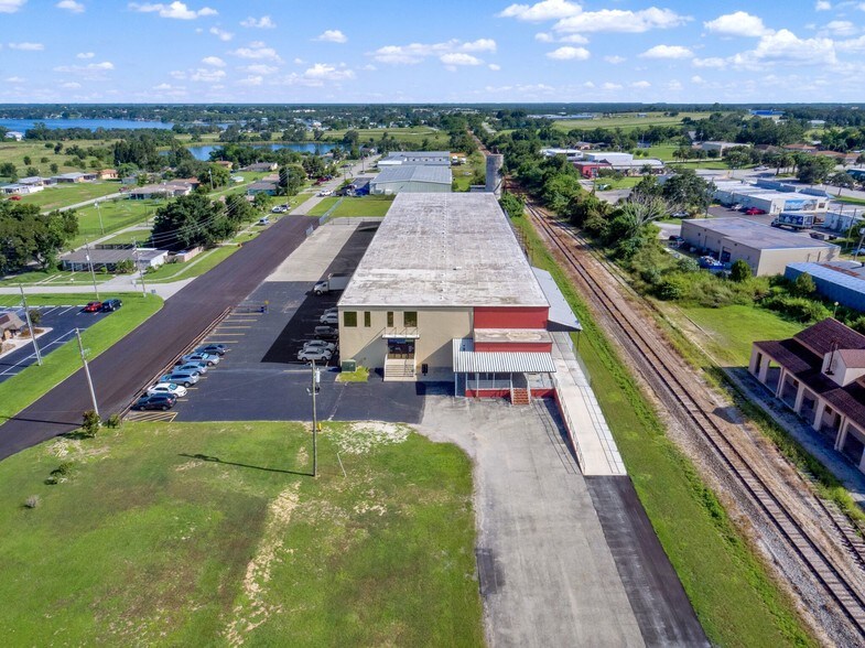 More Photos Of 110 W Interlake Blvd, Lake Placid Warehouse For Lease