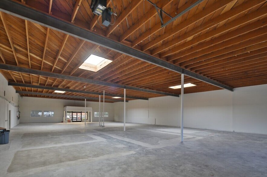 More Photos Of 2222 S Barrington Ave, Los Angeles Industrial For Sale