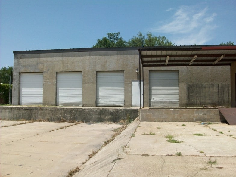 Primary Photo Of 1202 W 1st St, Mount Pleasant Warehouse For Sale