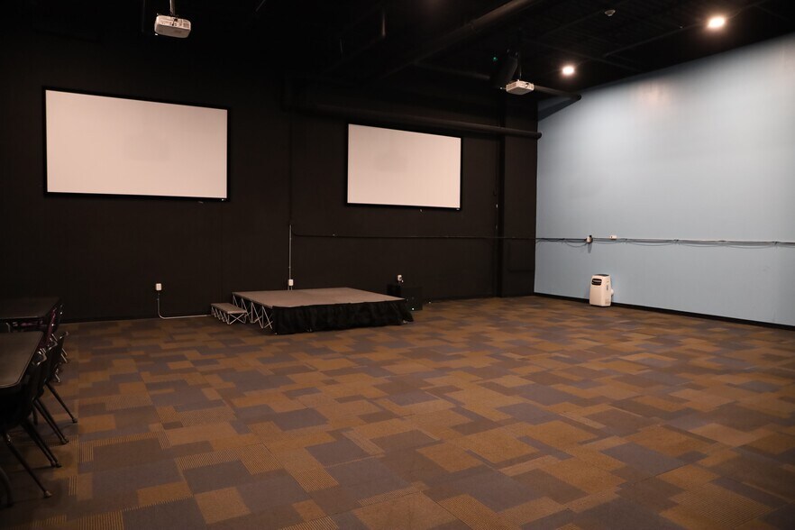 More Photos Of 2800 N Water St, Decatur General Retail For Sale