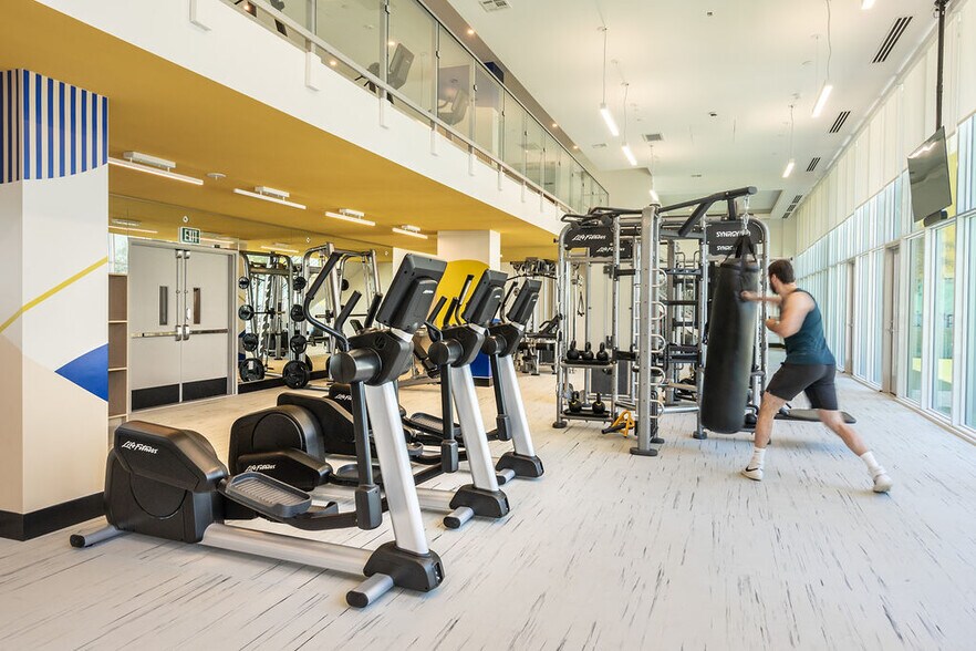 More Photos Of 330 E 3rd St, Long Beach Apartments For Lease