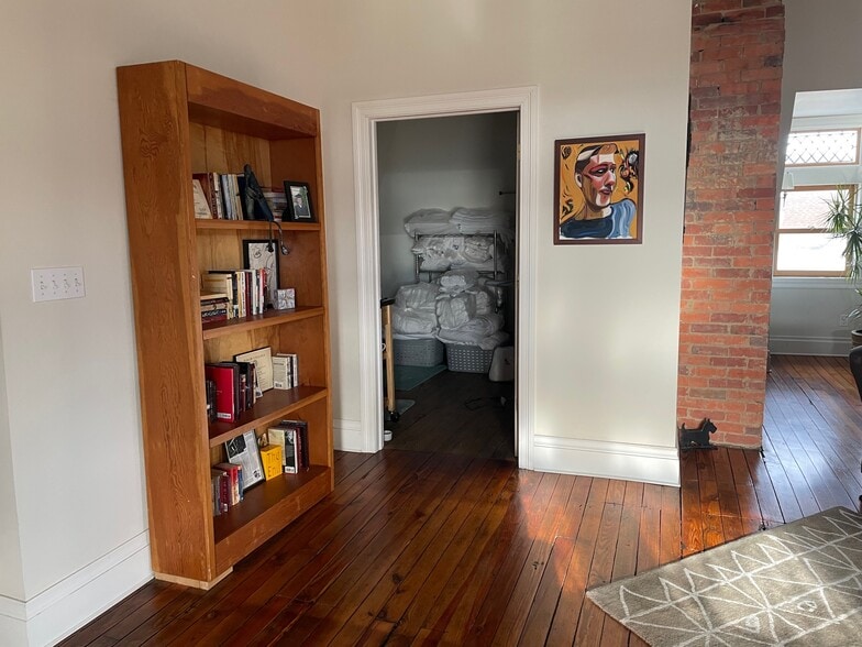 More Photos Of 301 Meyers Ave, Meyersdale Hotel For Sale