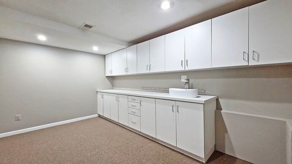 More Photos Of 1300-1302 Lafayette Dr, Alexandria Office For Lease