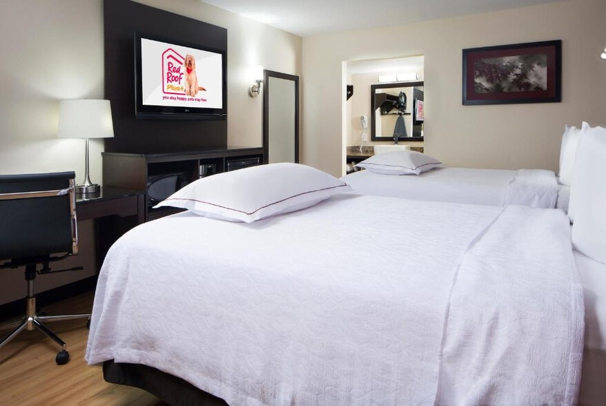 More Photos Of 1813 Crestwood Blvd, Irondale Hotel For Sale