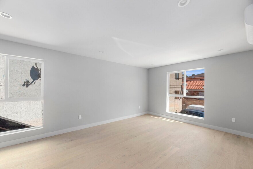 More Photos Of 5150 Ithaca Ave, Los Angeles Multifamily For Sale