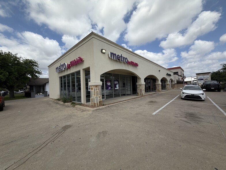 More Photos Of 901-911 N Sylvania Ave, Fort Worth Freestanding For Sale