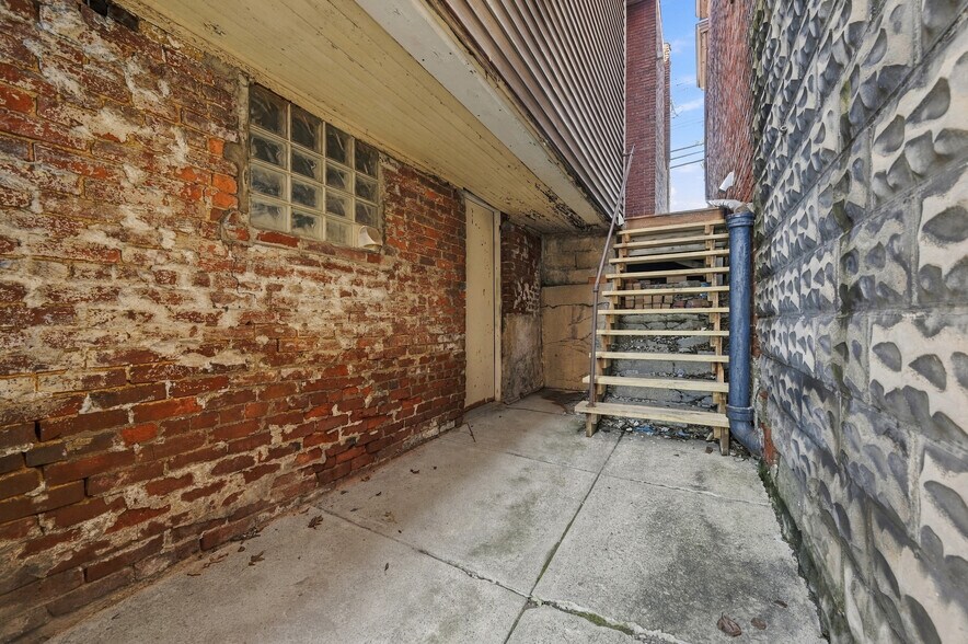 More Photos Of 628 California Ave, Pittsburgh Storefront Retail Residential For Sale