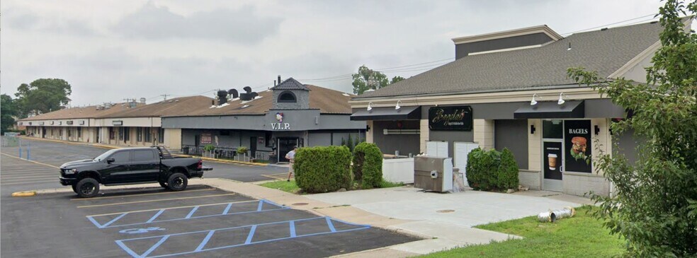 More Photos Of 2789 Middle Country Rd, Lake Grove Unknown For Lease