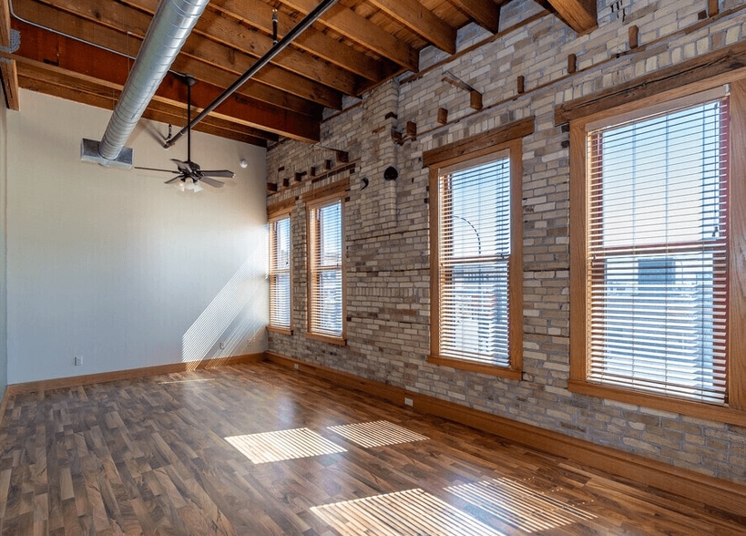 More Photos Of 121 4th St S, Moorhead Apartments For Lease