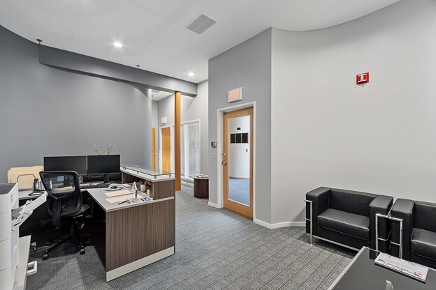 More Photos Of 9-15 Pleasant St, Worcester Office Residential For Lease