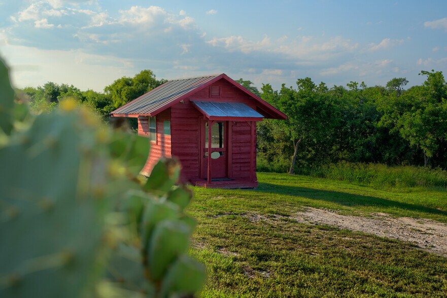 More Photos Of 101 Campbell Rd 3, Sandia Trailer Camper Park For Sale