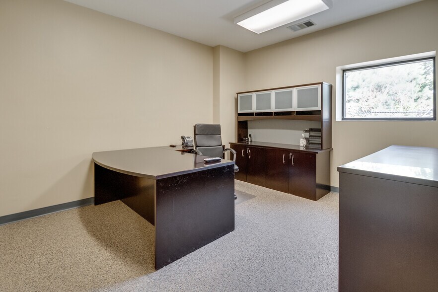 More Photos Of 4295 Brogdon Exchange, Suwanee Warehouse For Sale