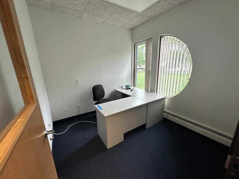 More Photos Of 834 King Hwy, Kalamazoo Office For Lease