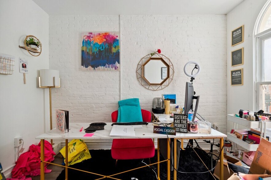 More Photos Of 519-521 N Charles St, Baltimore Office For Sale