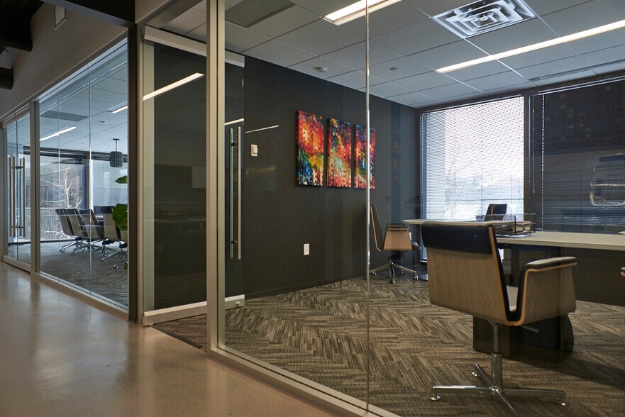 More Photos Of 7900 Xerxes Ave S, Bloomington Office For Lease