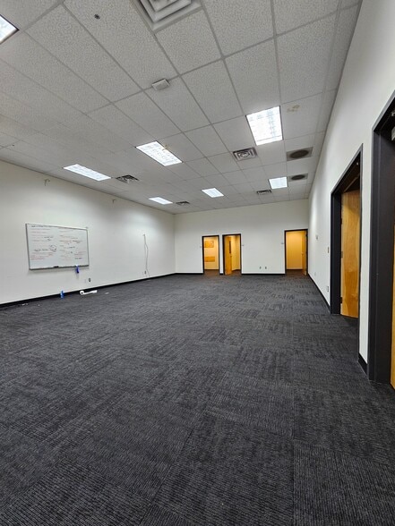 More Photos Of 1790 Front St NE, Salem Service For Lease