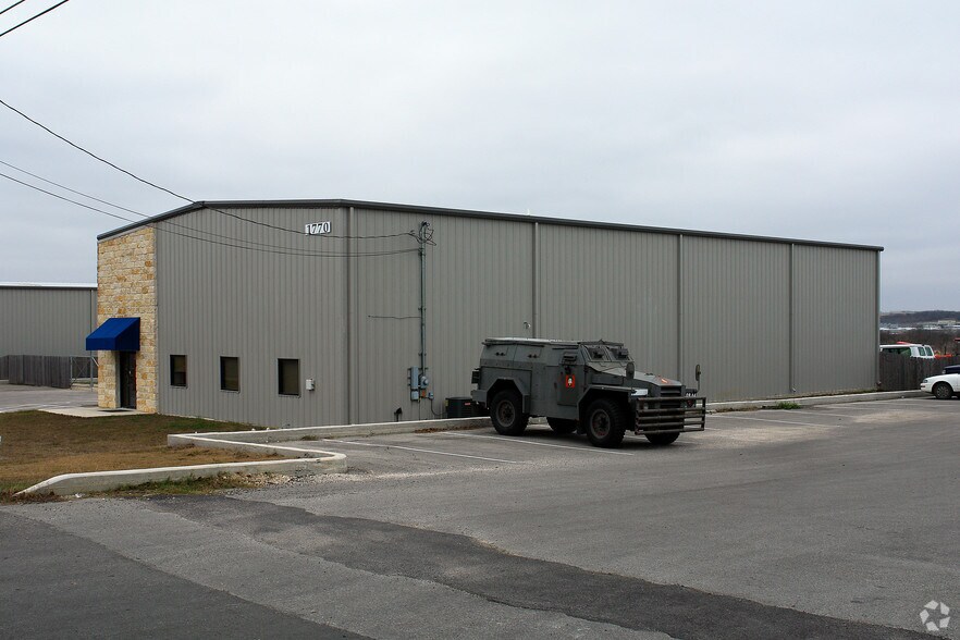 More Photos Of 1770 Redwood Rd, San Marcos Warehouse For Lease