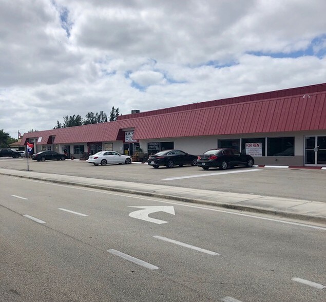 Primary Photo Of 3700-3758 SE Dixie Hwy, Stuart General Retail For Lease