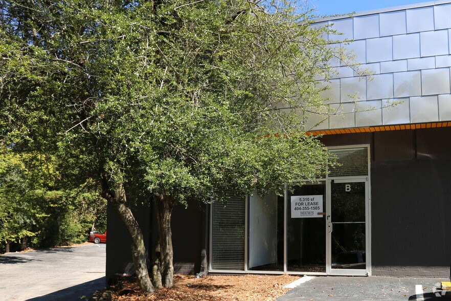 More Photos Of 2135 Defoor Hills Rd NW, Atlanta Light Distribution For Lease