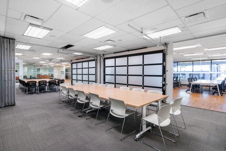 More Photos Of 325 Front St W, Toronto Coworking Space