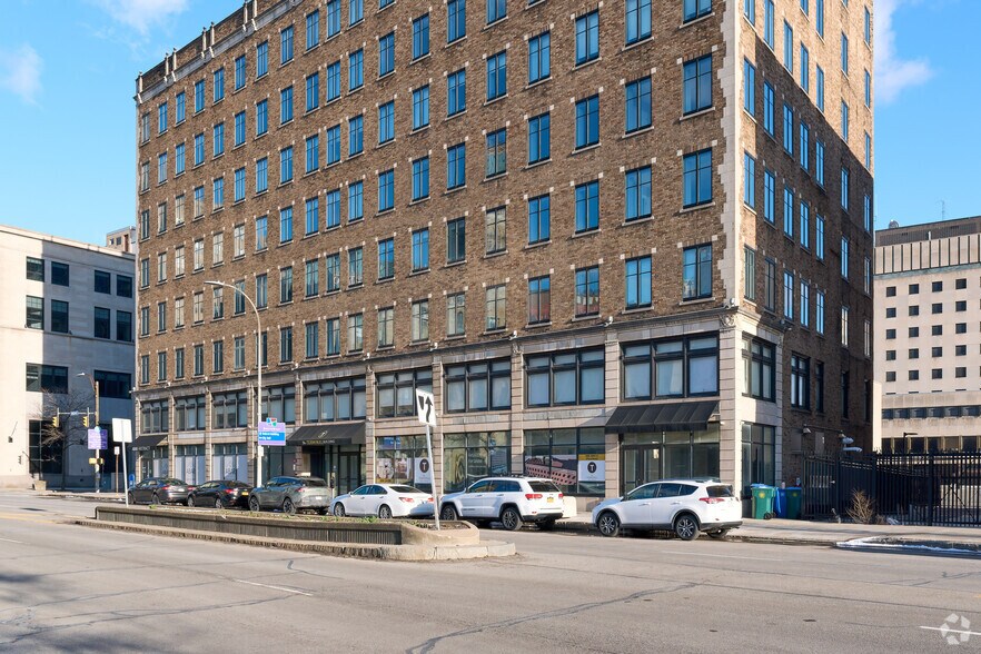 More Photos Of 65 W Broad St, Rochester Apartments For Lease