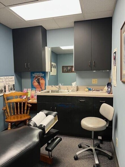 More Photos Of 1521 Northway Dr, Saint Cloud Medical For Sale