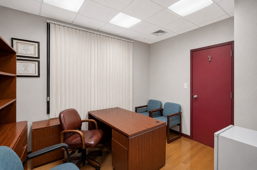 More Photos Of 161 Madison Ave, New York Medical For Sale