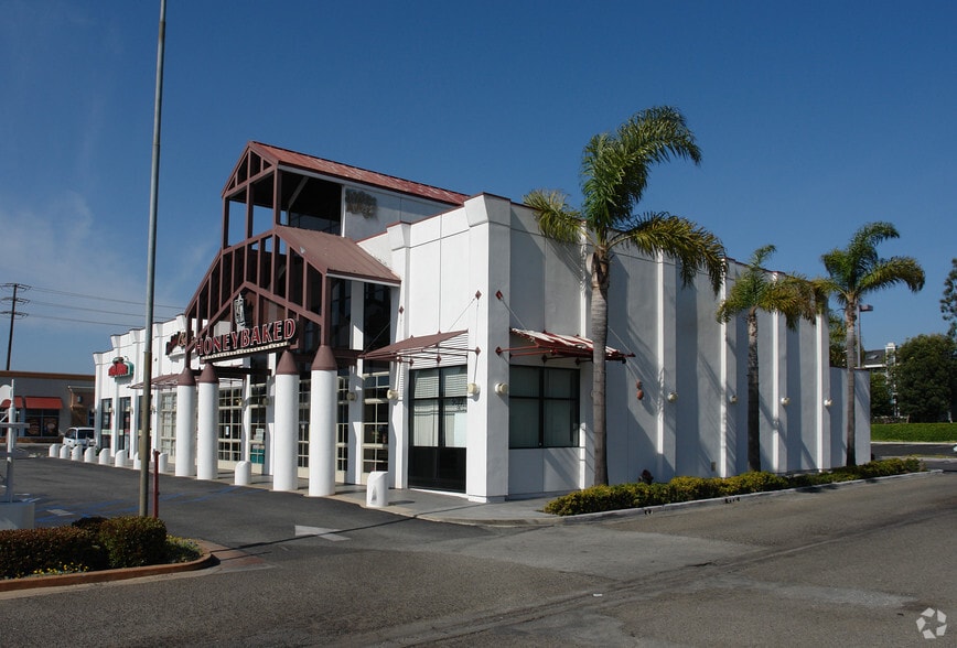 More Photos Of 19008-19022 Beach Blvd, Huntington Beach Freestanding For Lease